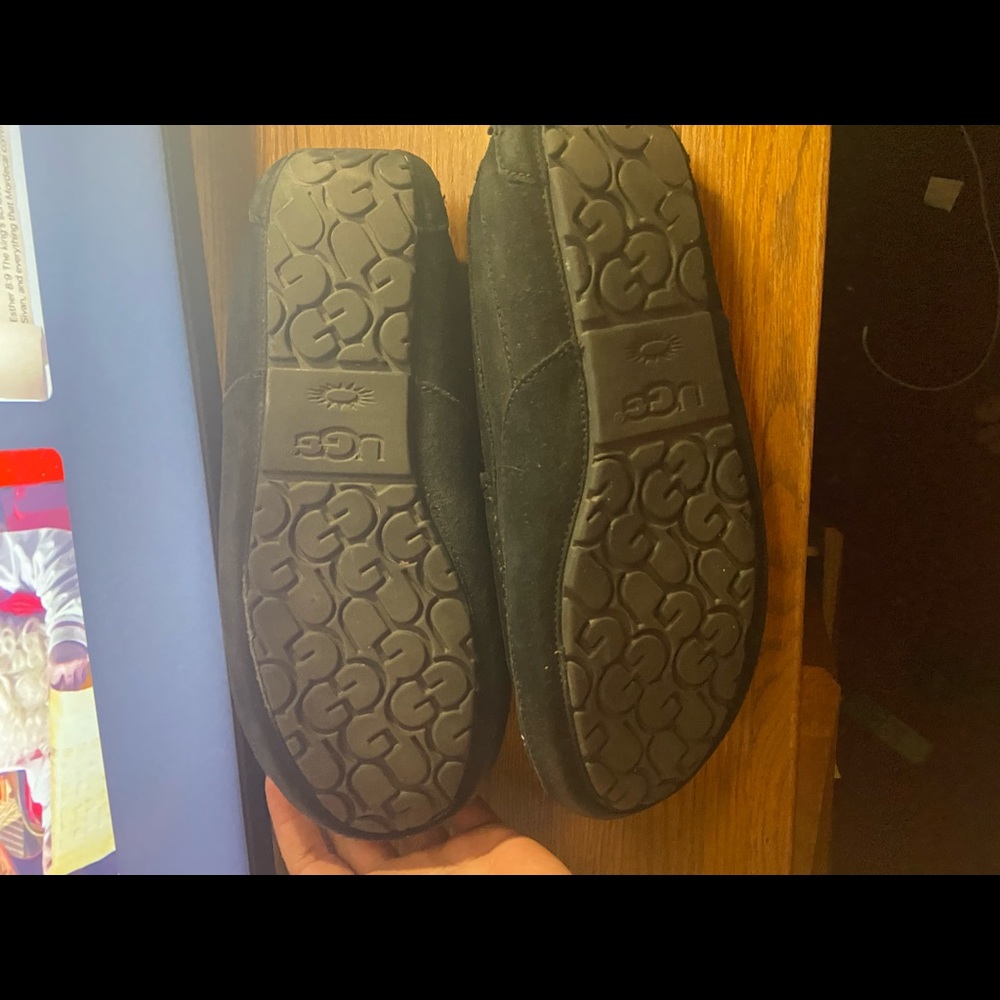 Uggs loafers black